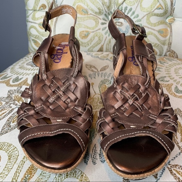 Women's Indigo by Clarks Wedge Sandals Heels Metallic Bronze Leather Size 7.5 - Picture 2 of 4